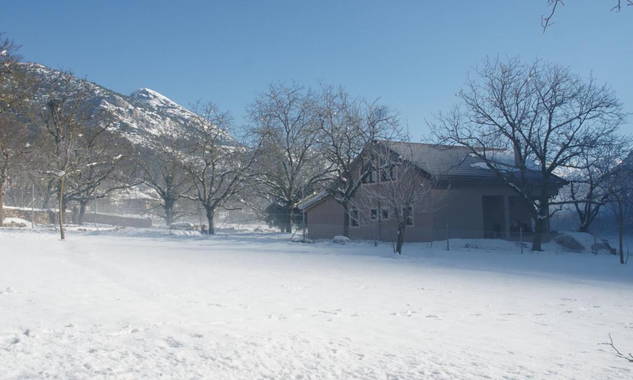 Chalet Coquelicot Kalavryta Exterior photo